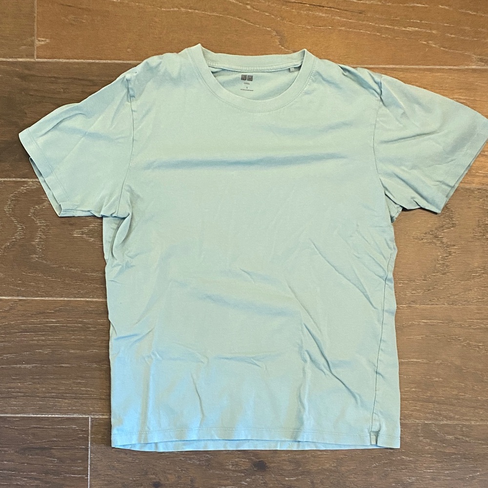 Uniqlo Men's Crew Neck T-Shirt in Light Mint